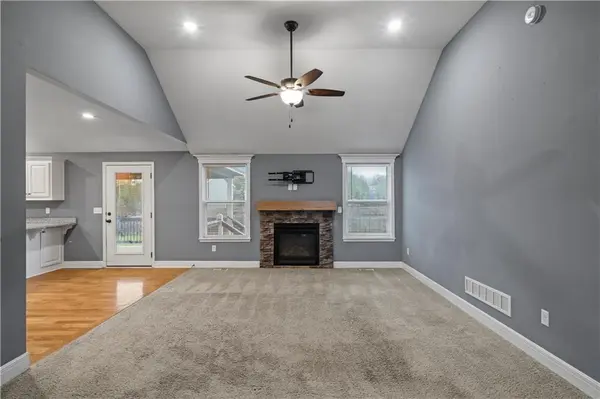 1907 N 162nd TER, Basehor, KS 66007