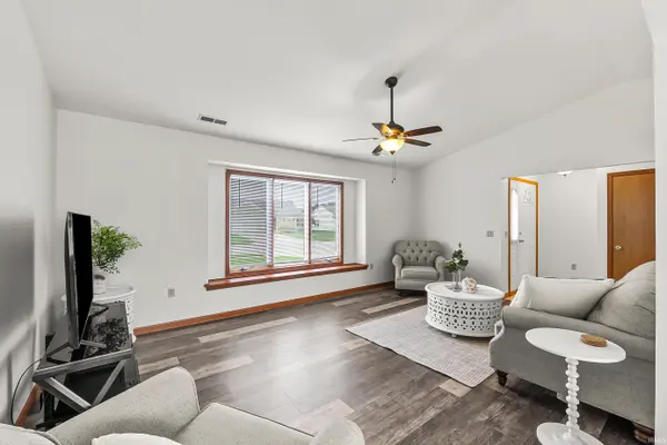 15822 Grand Willow BLVD, Huntertown, IN 46748