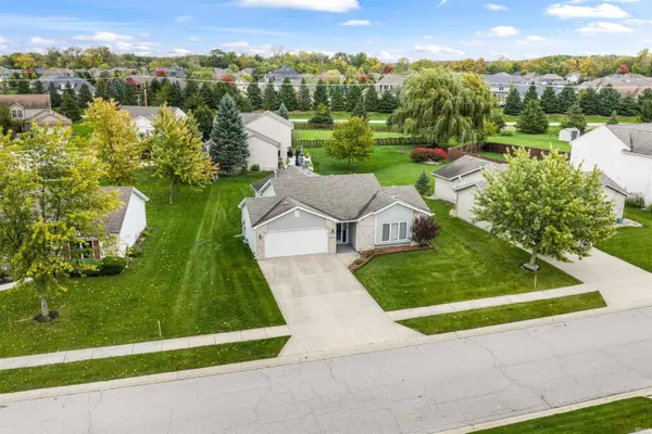 15822 Grand Willow BLVD, Huntertown, IN 46748
