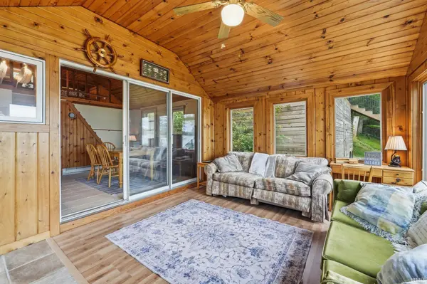 5359 W Diamond Lake RD, Wawaka, IN 46794