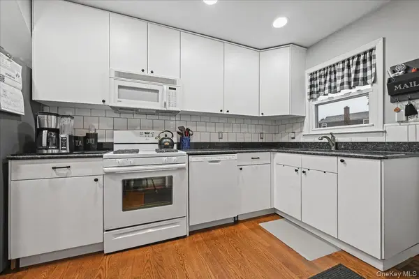 2342 Maple ST, Seaford, NY 11783