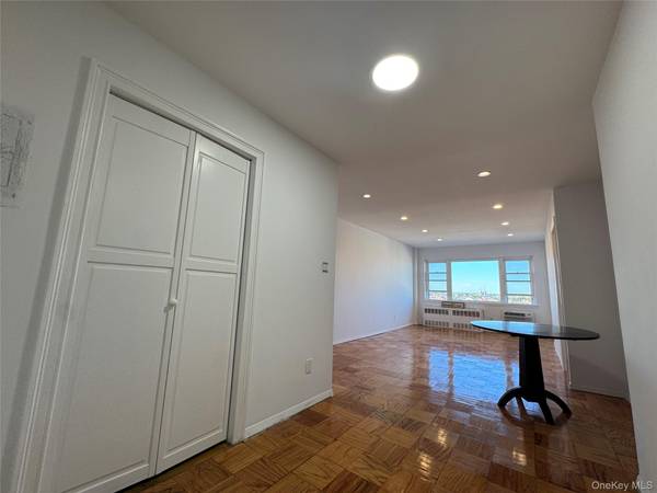 740 E Broadway, Long Beach, NY 11561