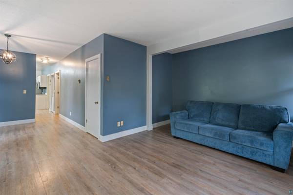 516 W 5th St #1, Duluth, MN 55806
