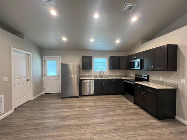24737 W US 27 HWY, High Springs, FL 32643