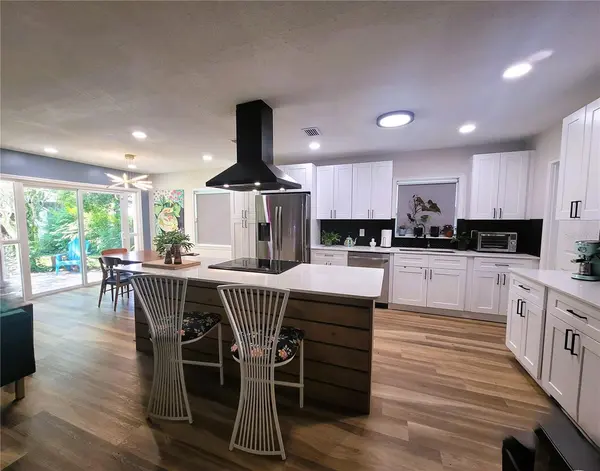 2732 WALNUT ST, Orlando, FL 32806