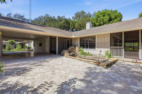 41520 CHARM LAKE DR, Umatilla, FL 32784