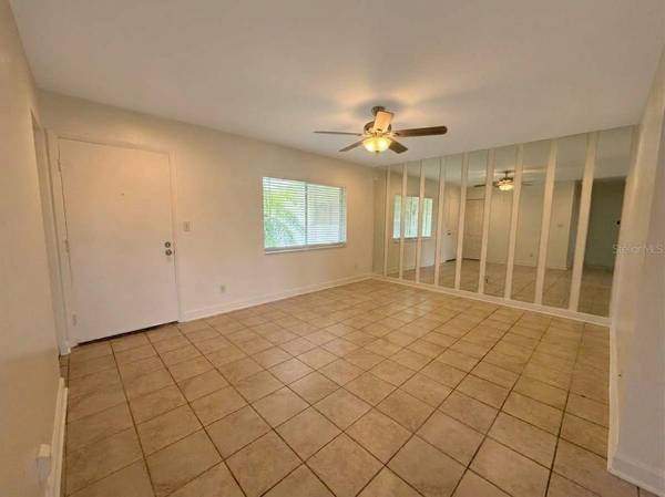 1130 N LAKE PARKER AVE #B112, Lakeland, FL 33805