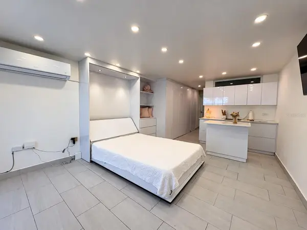 4633 AV. ISLA VERDE #105, Carolina, PR 00979