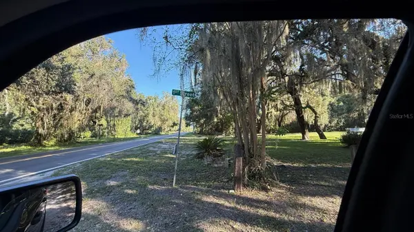 107 1ST ST, Crescent City, FL 32112