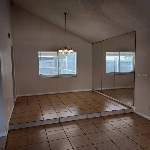 5205 DUBLIN PL, Tampa, FL 33624
