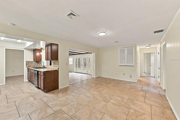 2368 SARAZEN DR, Dunedin, FL 34698