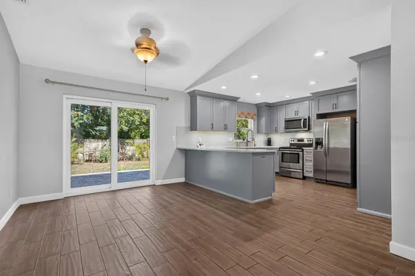 120 ORANGE AVE N, St Petersburg, FL 33710