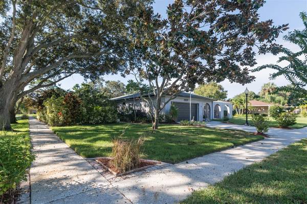 2977 AMBLEGLEN CT, Clearwater, FL 33761