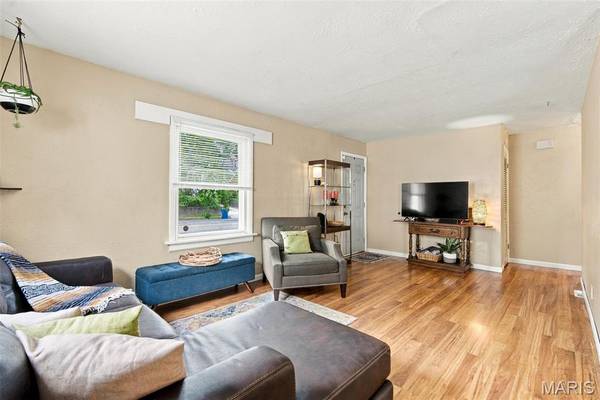 9458 Mackenzie RD, Affton, MO 63123