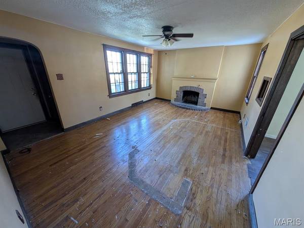 3915 W Main ST, Belleville, IL 62226