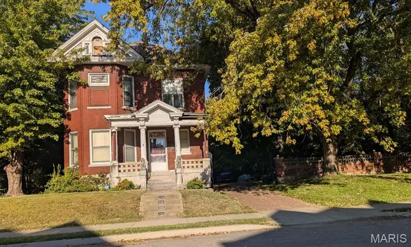605 Washington PL, East St Louis, IL 62205