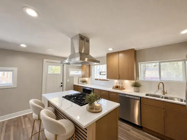 317 S 11TH AVE, Maywood, IL 60153