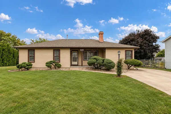1687 35th AVE, East Moline, IL 61244