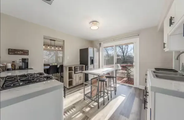 828 Exmoor RD, Olympia Fields, IL 60461