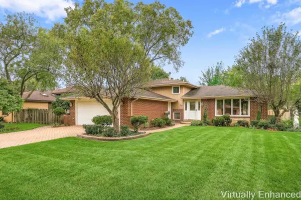 314 S Meier RD, Mount Prospect, IL 60056