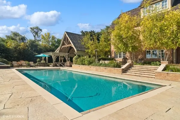 65 ROUND BARN RD, Barrington Hills, IL 60010