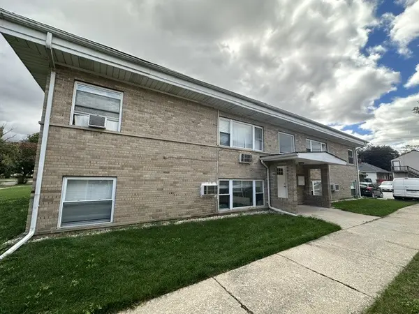 1910 S 16th AVE, Broadview, IL 60155
