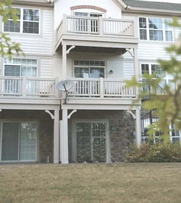 322 Bay Tree CIR, Vernon Hills, IL 60061