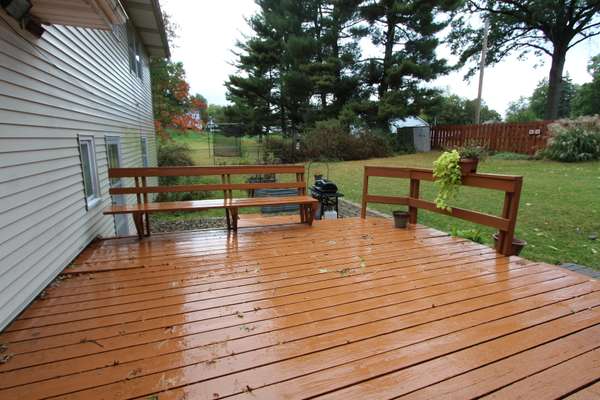 1654 Rockwood CT, Clinton, IA 52732