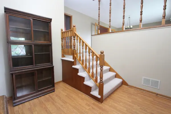 1654 Rockwood CT, Clinton, IA 52732