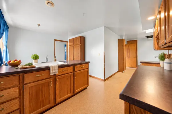 9896 Lincoln RD, Morrison, IL 61270