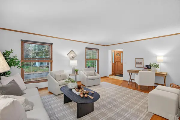 8906 138th Street CT, Apple Valley, MN 55124