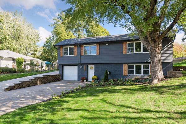 1420 Yosemite AVE N, Golden Valley, MN 55422