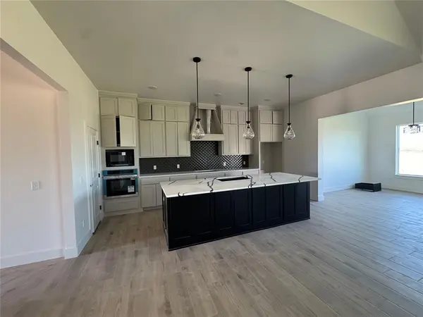9305 NW 147th TER, Yukon, OK 73099
