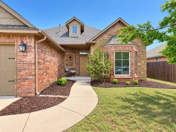 19128 Summer Grove AVE, Edmond, OK 73012