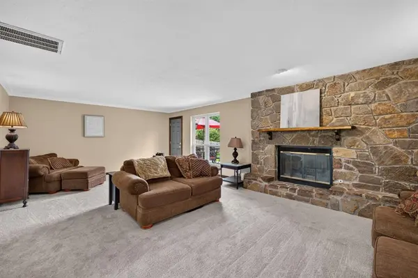 1809 Nighthawk CT, Edmond, OK 73034