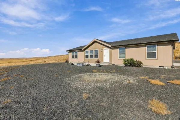 69003 E 1820 Pr SE, Plymouth, WA 99346