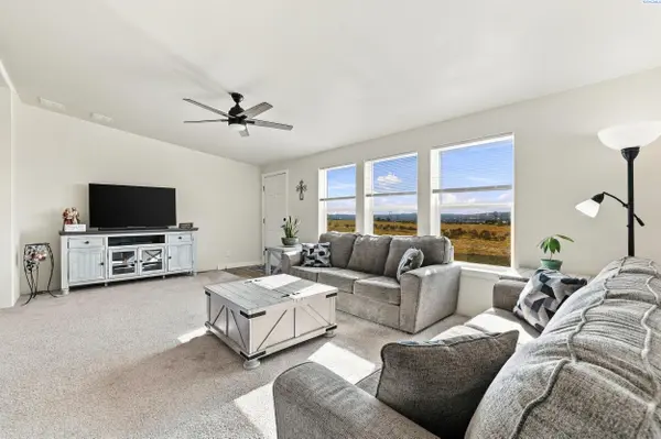 69003 E 1820 Pr SE, Plymouth, WA 99346