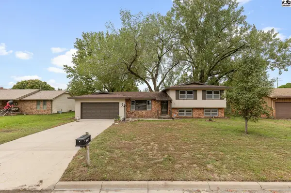 621 E 32nd Terr, Hutchinson, KS 67502