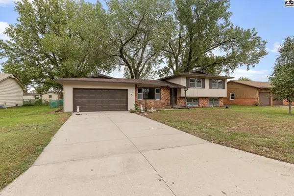 621 E 32nd Terr, Hutchinson, KS 67502