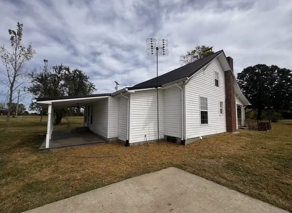 1100 Harve Brown Rd, Bethpage, TN 37022