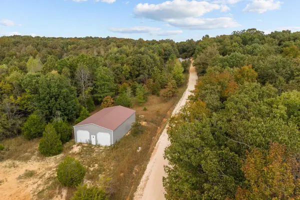 2294 Dogwood Rd, Hurricane Mills, TN 37078