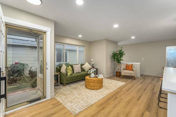 2304 N Lakeway Circle, Wichita, KS 67205