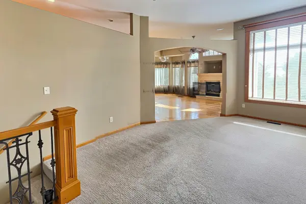 2912 N Rough Creek, Derby, KS 67037