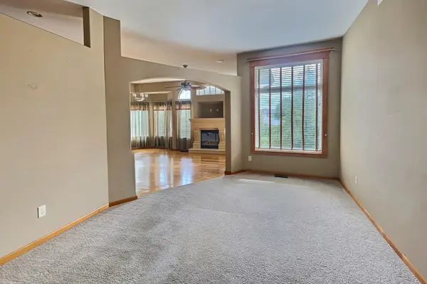 2912 N Rough Creek, Derby, KS 67037