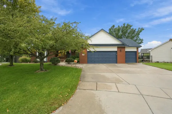 6419 W Shadow Lakes Ct., Wichita, KS 67205