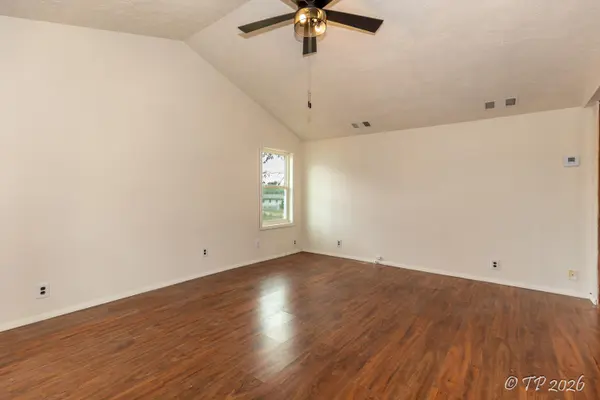 102 S Vandiver AVE, West Plains, MO 65775