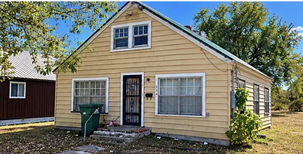 334 E 4th ST, Mountain Grove, MO 65711