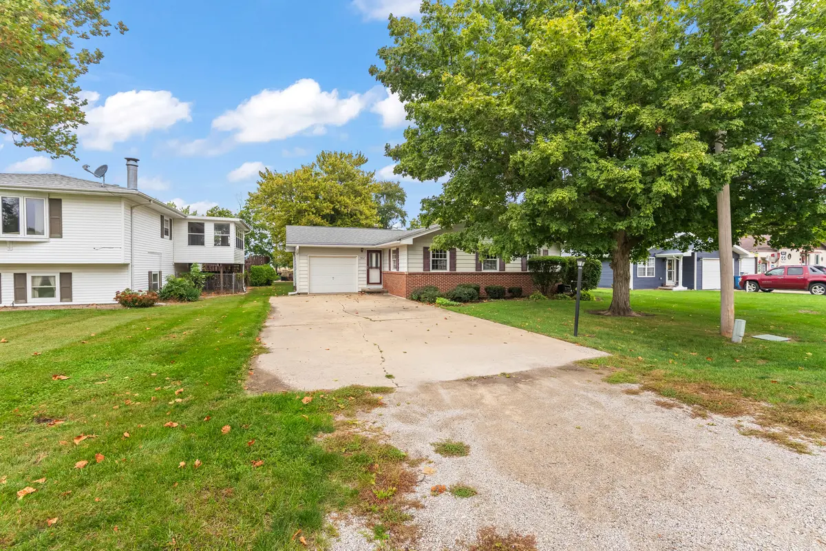 302 E Jackson ST, Towanda, IL 61776
