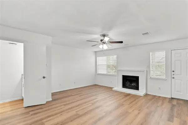 1834 River Crossing CIR #D, Austin, TX 78741