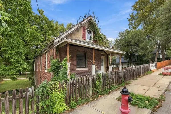 2024 Summit ST, Kansas City, MO 64108